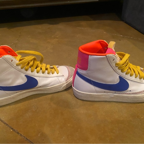 Nike Blazer Mid 77 size 5.5 White Blue Pink Orange RARE - Picture 5 of 8
